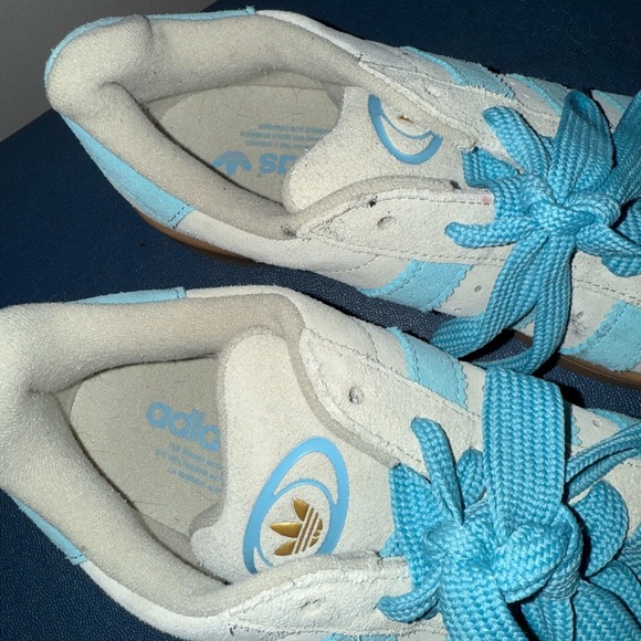 Adidas Cream and Light Blue Sneakers - Picture 3 of 4